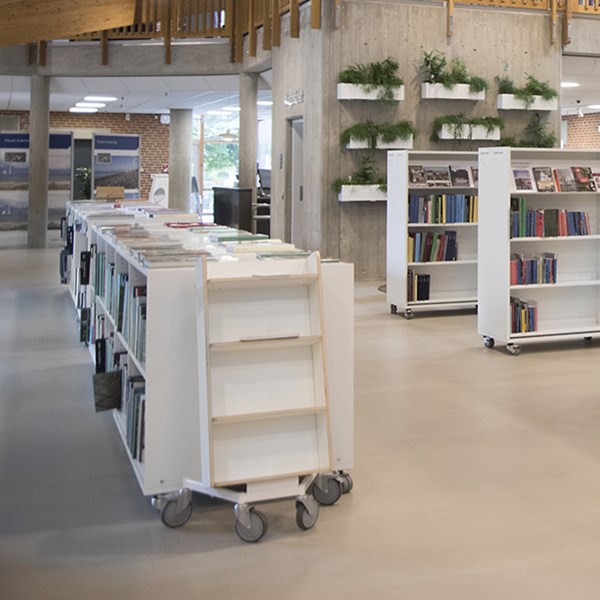 Bücherwagen Halland plus Bücherwagen Halland plus