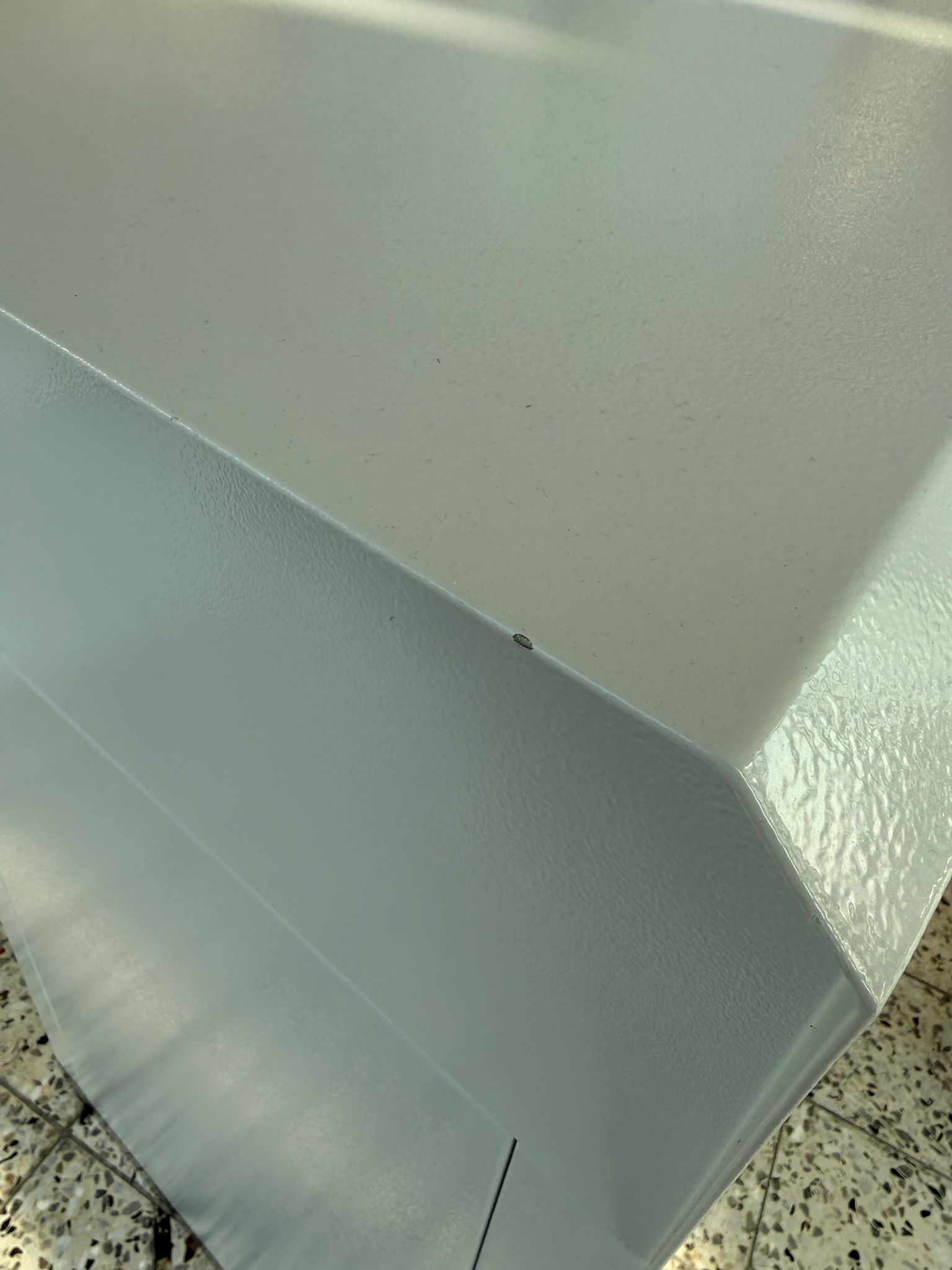 [Ausstellungsstück] OUTDOOR Medienrückgabebox in RAL 7035 Lichtgrau / 2 Klappen